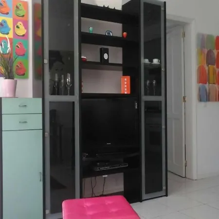 Sleeps 3 Pool Wifi 빌라
