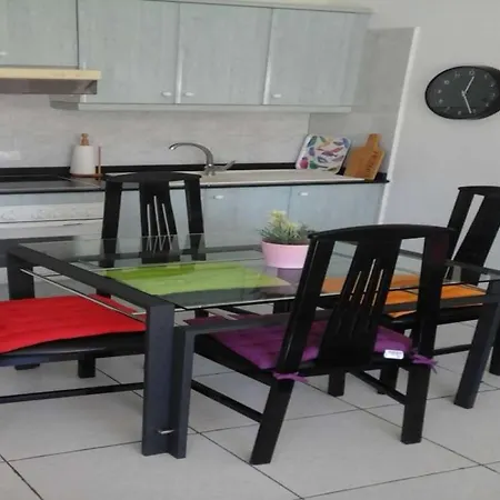 Sleeps 3 Pool Wifi 빌라