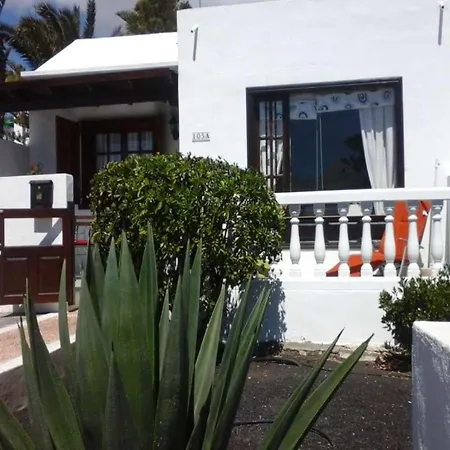 Sleeps 3 Pool Wifi Villa *