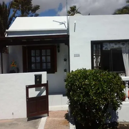 Sleeps 3 Pool Wifi Costa Teguise