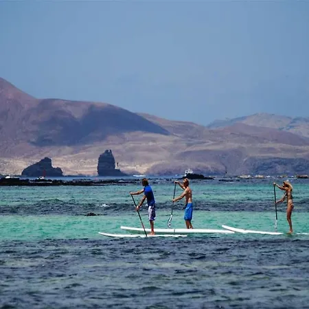 Sleeps 3 Pool Wifi Villa Costa Teguise